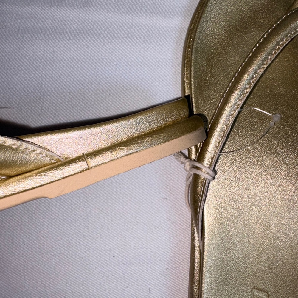 OluKai Tiare Sandal 10 Gold NEW Metallic Leather Thong Flip Flop 20513-FAFA - Picture 4 of 6